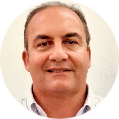 Headshot Carlos Leandro